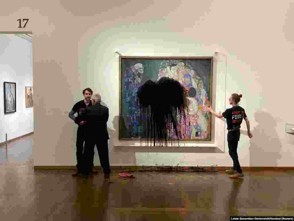 Gustav Klimt&#39;s painting &quot;Tod und Leben&quot; is seen after activists of Last Generation Austria (Letzte Generation Oesterreich) spilled oil on it in Leopold museum in Vienna, Austria.