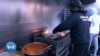 Etats-Unis : "Koite Grill", porte-flambeau de la cuisine et de la culture africaine