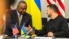 Zelensky en visite surprise à l'Otan pour s'assurer du soutien de ses alliés