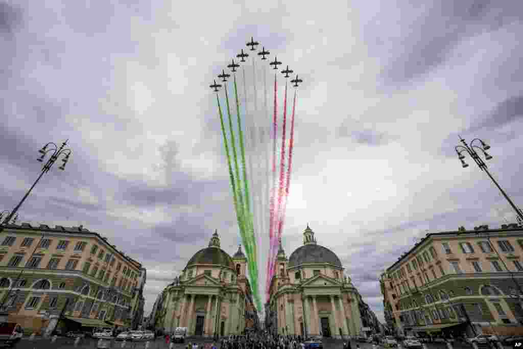 Italian aerobatic squad &#39;Frecce Tricolori&#39; flies over Rome as part of the celebrations for Italy&#39;s Republic Day.