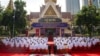 ព្រះមហាក្សត្រ ព្រះបាទ នរោត្តម សីហមុនី យាងថតរូបជាមួយមន្ត្រីរដ្ឋាភិបាល ក្នុងសម័យប្រជុំដំបូង សម្រាប់នីតិកាលទី ៧ នៃរដ្ឋសភា រាជធានីភ្នំពេញ ថ្ងៃទី ២១ ខែសីហា ឆ្នាំ ២០២៣។ 