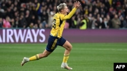 Futbollistja suedeze, Lina Hurtig shënoi penalltinë e fundit duke siguruar fitoren e Suedisë