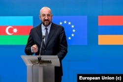 Şarl Mişel üçtərəfli görüşdən sonra mətbuata açıqlama verir