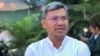 រូបឯកសារ៖ លោក ស៊ឹង សែនករុណា អ្នកនាំពាក្យ​សមាគម​ការពារ​សិទ្ធិ​មនុស្ស​អាដហុក ផ្តល់​បទសម្ភាសន៍​ជាមួយ​សំឡេង​សហរដ្ឋ​អាមេរិក​ក្នុង​ទីក្រុង​ភ្នំពេញ នៅ​ថ្ងៃទី១០ ខែកក្កដា ឆ្នាំ២០២៣។ (ហ៊ុល រស្មី/វីអូអេ)
