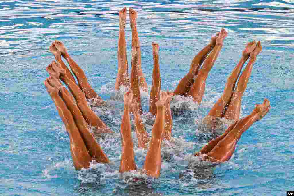 tIaly&#39;s team competes in the women&#39;s artistic swimming free combination final event during the LEN European Aquatics Championships in Rome, Italy.