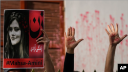 مهسا امینی