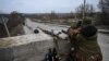 Les bombardements russes sur de nombreuses régions d'Ukraine ont poussé sur les routes plus de trois millions d'Ukrainiens.