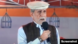 دپښتو نامتو ولسي سندرغاړی معین علي چې په 21م اکتوبر د80ؤ کالو په عمر دپاکستان دپنجاب ایالت په پېنډۍ سیمه کې د ورپېښې ناروغۍ له امله وفات شوی اؤ هم دغلته خاورو ته سپارل شوی، په مړینه یې زیاتره پښتانه نه دي خبر شوي