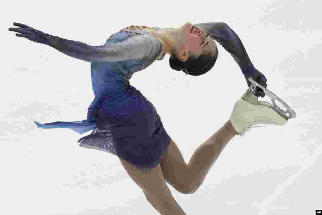United States' Isabeau Levito competes during the Women's Free Skating at the figure skating Grand Prix finals at the Palavela ice arena, in Turin, Italy, Dec. 10, 2022.