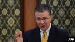 Daniel J. Kritenbrink govori u Hanoju, 23. januara 2018. 