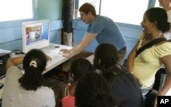 Des sans-logis lors d'une session de formation professionnelle