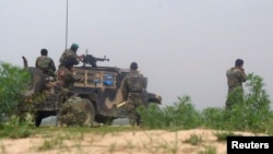 Pasukan Afghanistan dalam pertempuran dengan militan Taliban di provinsi Baghlan (foto: ilustrasi). 