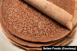 Mkate wa injera uliyotengenezwa kwa teff, Oct 2021.