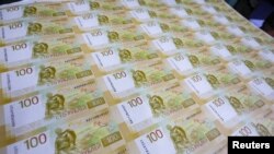 Nilai mata uang rubel mencapai level terendah dalam 14 bulan terhadap dolar AS (foto: ilustrasi). 