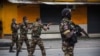 ARCHIVES - Des gendarmes malgaches se déploient dans la ville portuaire de Toamasina, le 3 juin 2020.
