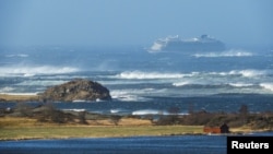 The cruise ship Viking Sky drifts toward land after an engine failure, Hustadvika, Norway, March 23, 2019.