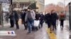 Rûniştvanên Enqerê li Benda Vegera Jîyana Normal In