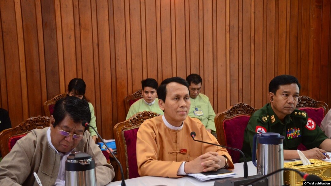 ရန်ကုန်တိုင်းဝန်ကြီးချုပ် ဦးဖြိုးမင်းသိန်း 
