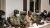 Tensions entre la junte et la coalition M5-RFP au début des pourparlers inter-maliens