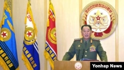 북한은 6일 서울과 워싱턴까지 불바다로 만들 수 있다며 위협의 수위를 높였습니다. 또 하루 앞선 5일에는 김영철 군 청찰총국장(사진)이 조선중앙 TV에 출연해 정전협정을 백지화한다는 군 최고사령부 대변인 성명을 발표했습니다.