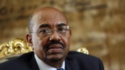 Une immense foule de Soudanais devant le QG de l'armée à Khartoum