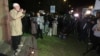 Warga muslim di Lakemba, pinggiran Sydney Australia melakukan doa bersama dalam aksi unjuk rasa damai atas penggeledehan terhadap warga muslim, dalam kampanye anti teror di Australia (foto: dok).