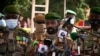 Crise malienne: Goodluck Jonathan à Bamako, l'UE menace la junte