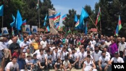 Müsavat partiyası Respublika Gününü Novxanıda qeyd edir (Arxiv foto)