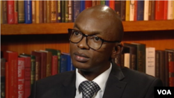 Alain Nyamitwe, ex- ministre burundais des Affaires étrangères, dans une interview dans les studios de VOA, le 24 juin 2015