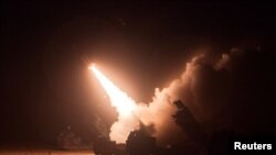 美韩联合军事演习期间发射一枚地对地导弹（2022年6月6日）