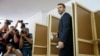 Lider Pokreta Evropa SAD Milojko Spajić tokom jučerašnjeg glasanja (Foto: Reuters/Stevo Vasiljević)