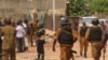 Les forces de sécurité du Burkina Faso dans les rues de Ouagadougou, au Burkina, le 22 mai 2018.