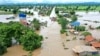 ទិដ្ឋភាពពីលើអាកាសបង្ហាញពីគ្រោះទឹកជំនន់នៅខេត្តបាត់ដំបង បន្ទាប់ពីភ្លៀងធ្លាក់ខ្លាំង កាលពីថ្ងៃទី១០ ខែតុលា ឆ្នាំ២០២០។
