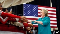  Hillary Clinton, le 4 juin 2016, Oxnard, Californie.
(AP Photo/John Locher) 