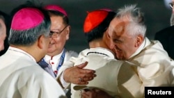 Le Pape François à son arrivée aux Philippines (Reuters)