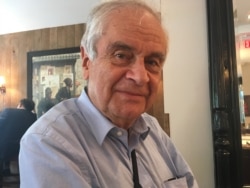 Frido Mann spoke with VOA in Washington in October 2019 while on a lecture tour in America. (Natalie Liu/VOA)