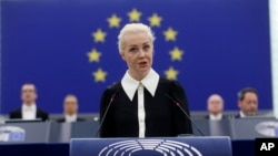Yuliya Navalnaya Avropa Parlamentində çıxış edir