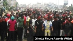 Une manifestation d’étudiants à Cotonou, le 11 août 2016. VOA/ Ginette Fleure Adande
