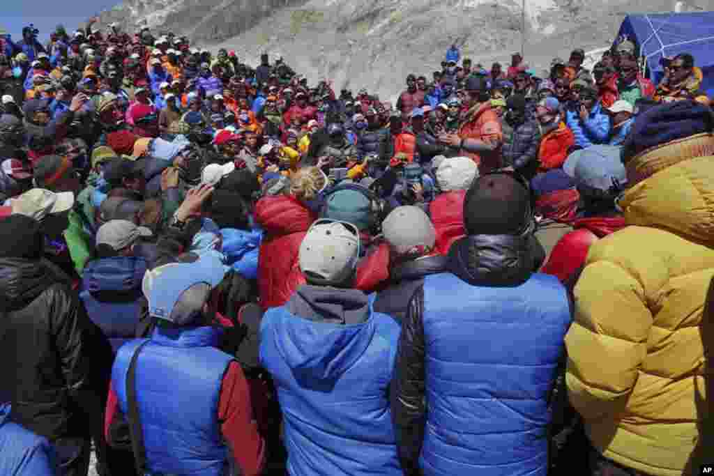 A Nepalese government delegation meets with Sherpa mountain guides near Everest base camp, Nepal, April 24, 2014. (Adrian Ballinger/Alpenglow Expeditions)