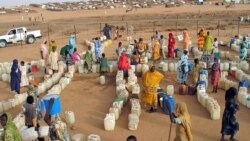 Wananchi waliolazimika kukimbia makazi yao kutokana na vita Darfur, wakiwa katika kambi ya wakimbizi.
