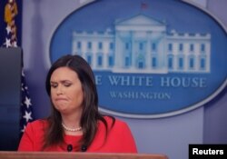 Pres sekretarica Bijele kuće, Sarah Sanders, obraća se novinarima tokom press brifinga u Bijeloj kući u Washingtonu, 28. januara 2019.