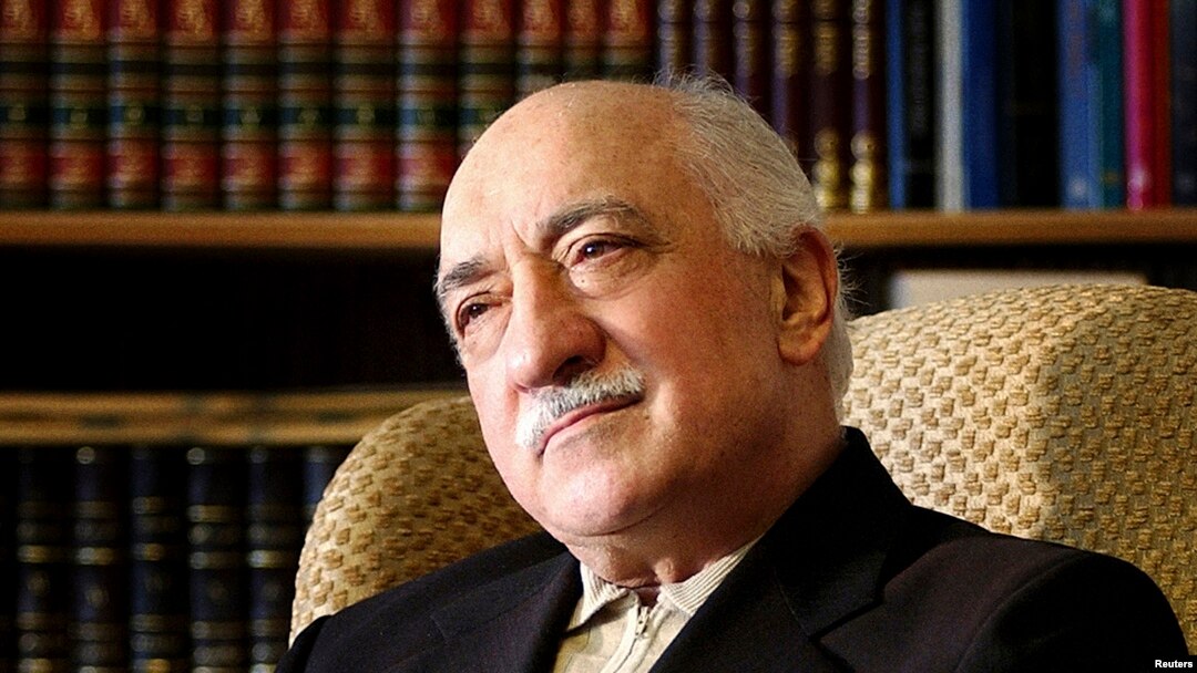 Amerikada yashayotgan diniy peshvo Fathulla Gulen, Turkiya rasmiylari nazarida, Erdog'an ma'muriyatini hukumatdan ag'darmoqchi.