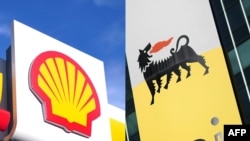 Une station essence Shell dans le centre de Londres le 17 janvier 2014 et le logo de la compagnie pétrolière et gazière italienne Eni à San Donato Milanese, près de Milan le 27 octobre 2017.