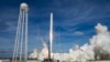 Roket Northrop Grumman Antares membawa wahana pasokan Cygnus bersiap meluncur dari Pad-0A di Fasilitas Penerbangan Wallops milik NASA, di Pulau Wallops, Sabtu, 15 Februari 2020. (Foto: Aubrey Gemignani/NASA via AP)