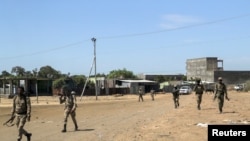 Vikosi maalum vya Amhara vkiondoka baada ya makabiliano na TPLF kwenye picha ya awali