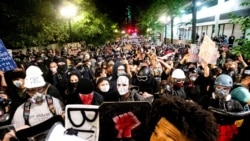 Waandamanaji wa vuguvugu la Black Lives Matter mjini Portland, Ore. Aug. 2, 2020.