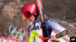 Микаэла Шиффрин на тренировочном забеге на зимних Олимпийских играх 2022 года, Пекин, 10 февраля 2022 года 