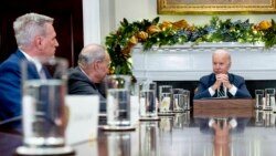 Plafond de la dette: Biden reçoit les élus démocrates et républicains