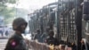 မြန်မာစစ်မော်တော်ယာဉ်တန်းတခု (ဓာတ်ပုံ- Reuters)