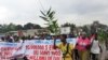 Une foule appelée par le CLC (comité de coordination laïc) pour protester contre la corruption dans la rue de Kinshasa, RDC, 21 octobre 2019. (Facebook / Licoco)